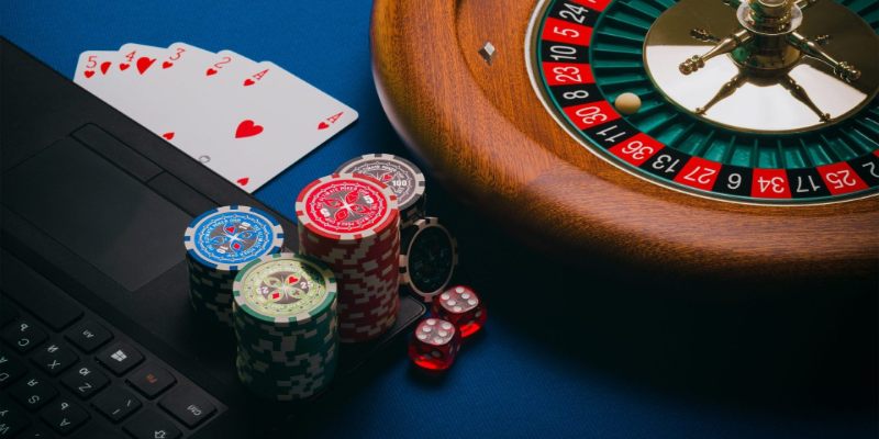 Mẹo chơi casino luôn thắng từ chuyên gia cao cấp tại QQ88 2 Chơi casino và tìm hiểu luật kỹ càng để bản thân luôn thắng